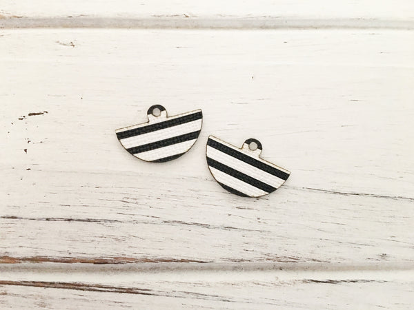 3 Styles in 1 Earrings - White and Black Stripes